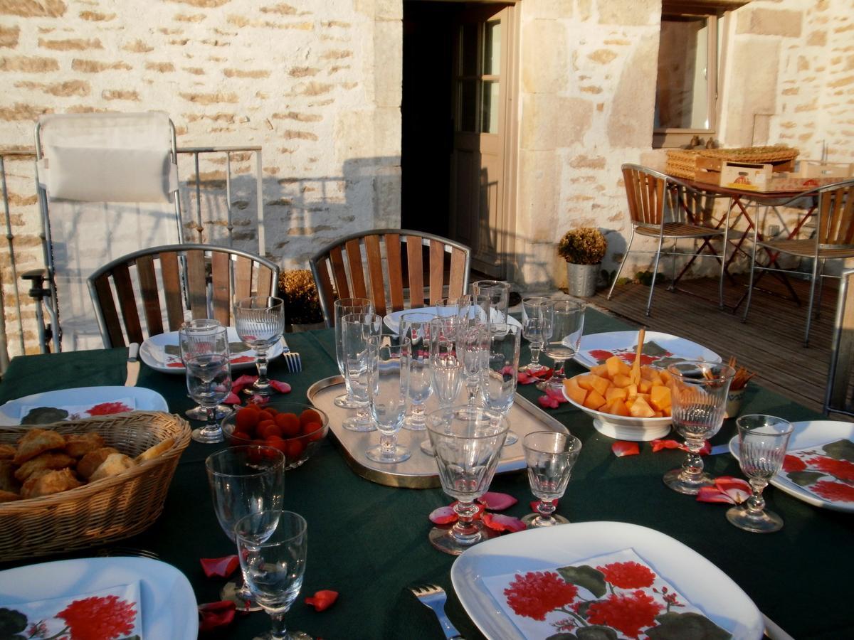 Joux-la-Ville Val De La Nef Bed & Breakfast エクステリア 写真