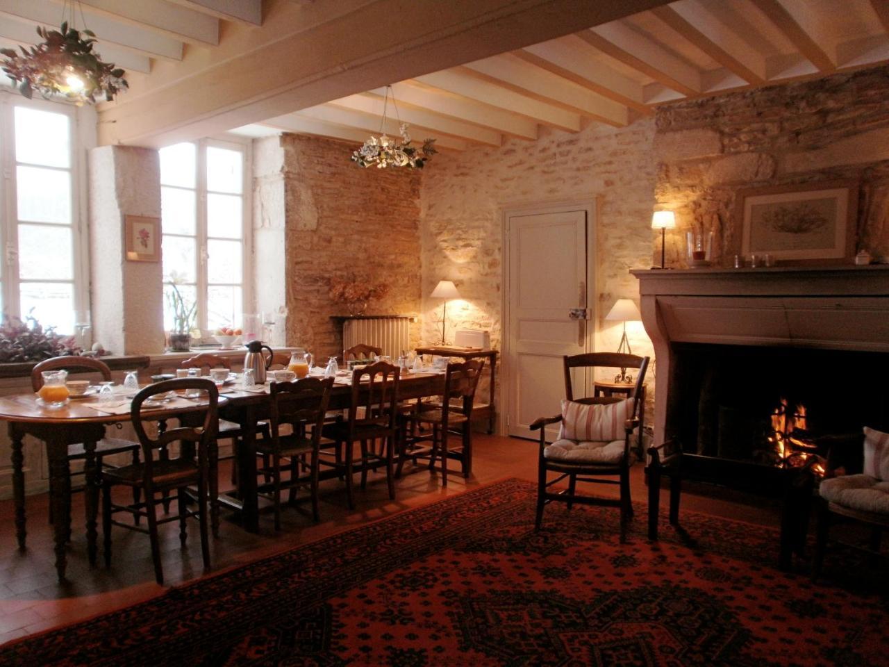 Joux-la-Ville Val De La Nef Bed & Breakfast エクステリア 写真